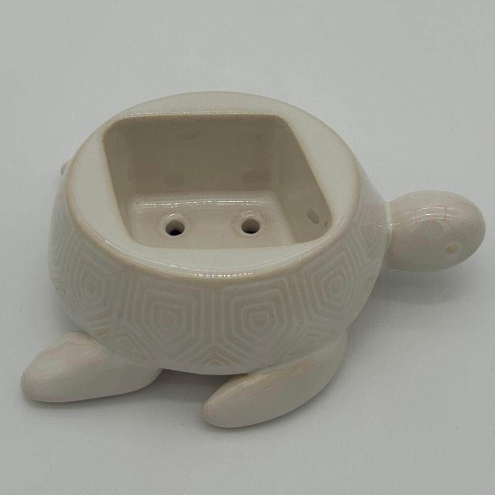 Bath & Body Works Ivory White Hawaii Sea Turtle Foaming Soap Holder - Picture 4 of 5